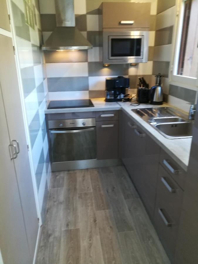 Classe 3 Etoiles Au 1er Etage D'une Maison Avec Jardin Dans Un Quartier Calme Appartement
