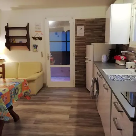 Appartement Classe 3 Etoiles Au 1Er Etage D'Une Maison Avec Jardin Dans Un Quartier Calme Cavalaire-sur-Mer Buitenkant foto