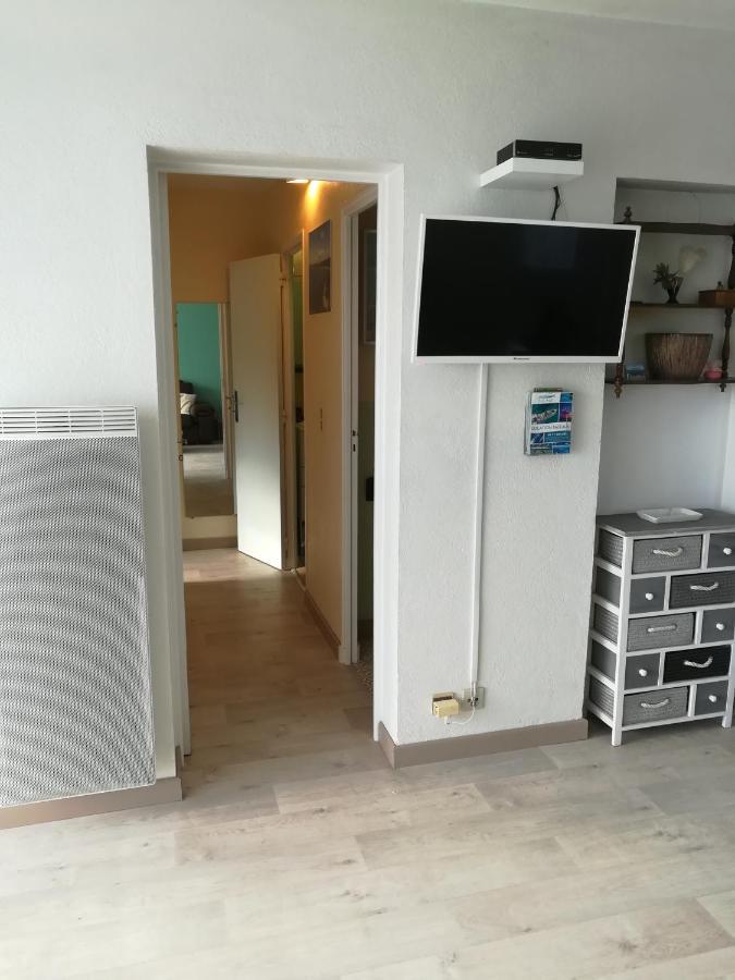 Climatisé Au 1er étage D'une Maison Avec Jardin Dans Un Quartier Calme *
