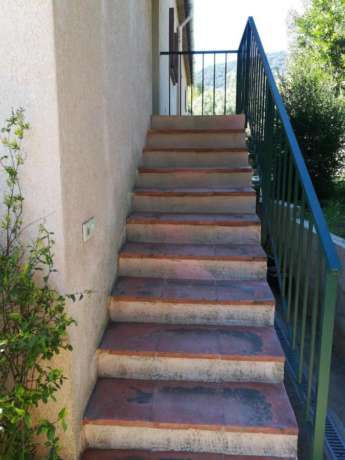 Appartement Climatisé Au 1er étage D'une Maison Avec Jardin Dans Un Quartier Calme