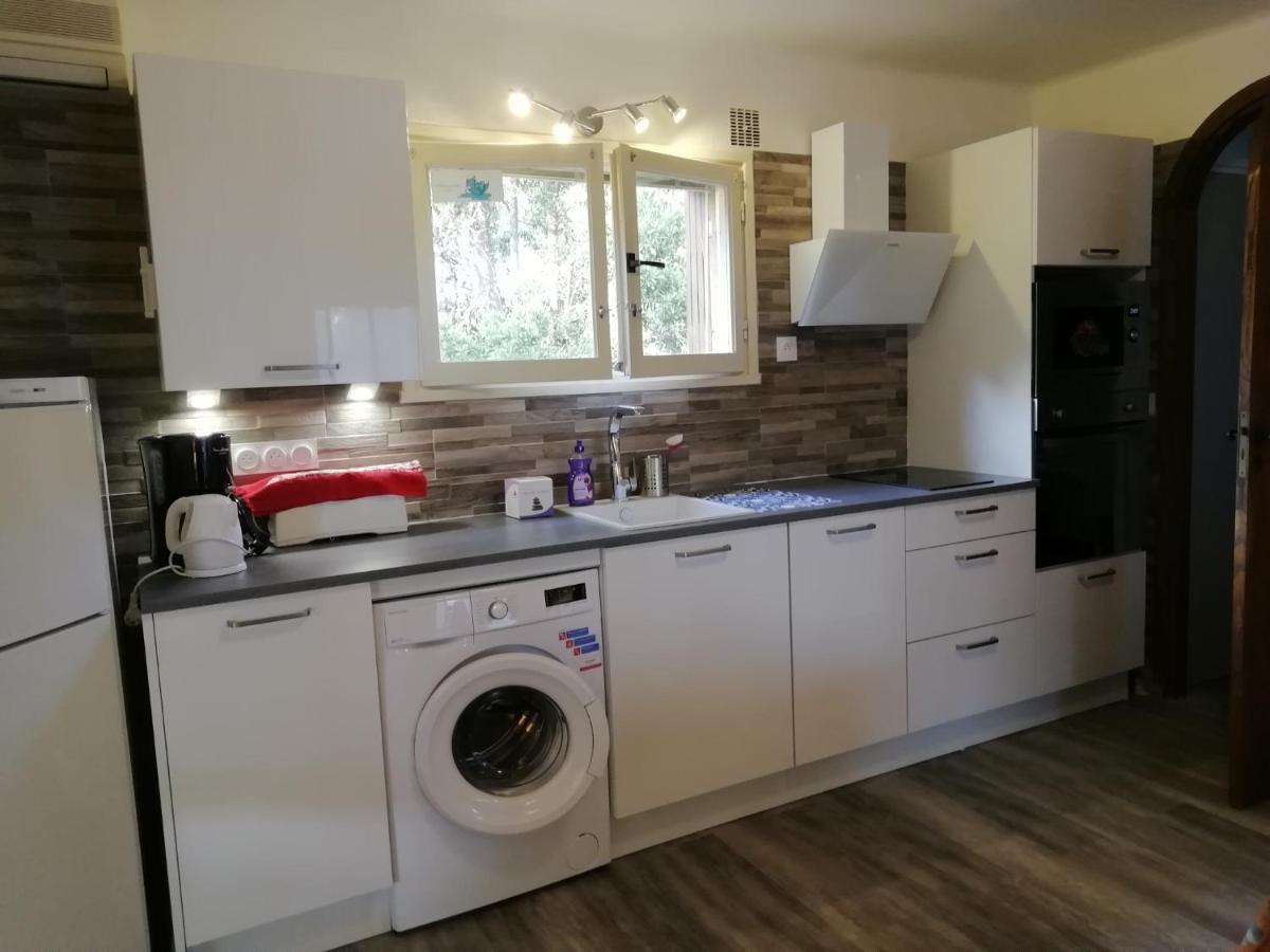 Climatisé Au 1er étage D'une Maison Avec Jardin Dans Un Quartier Calme Cavalaire-sur-Mer