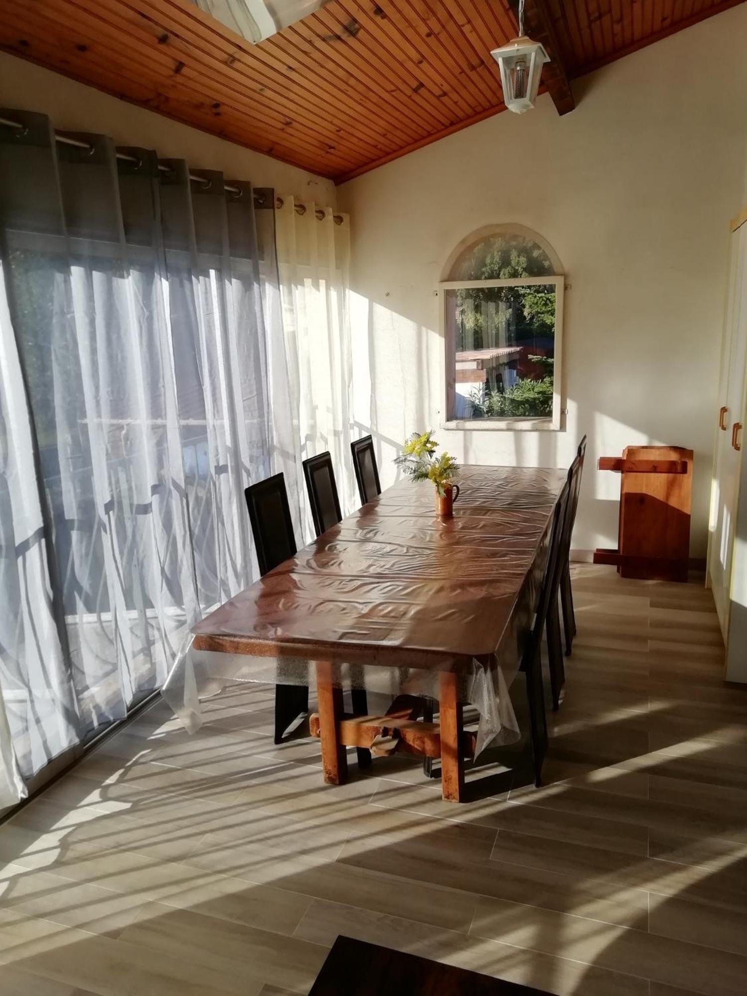 Appartement Climatisé Au 1er étage D'une Maison Avec Jardin Dans Un Quartier Calme *